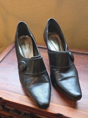 Black Leather Pointed-Toe Women's Heels with Decorative Button Strap